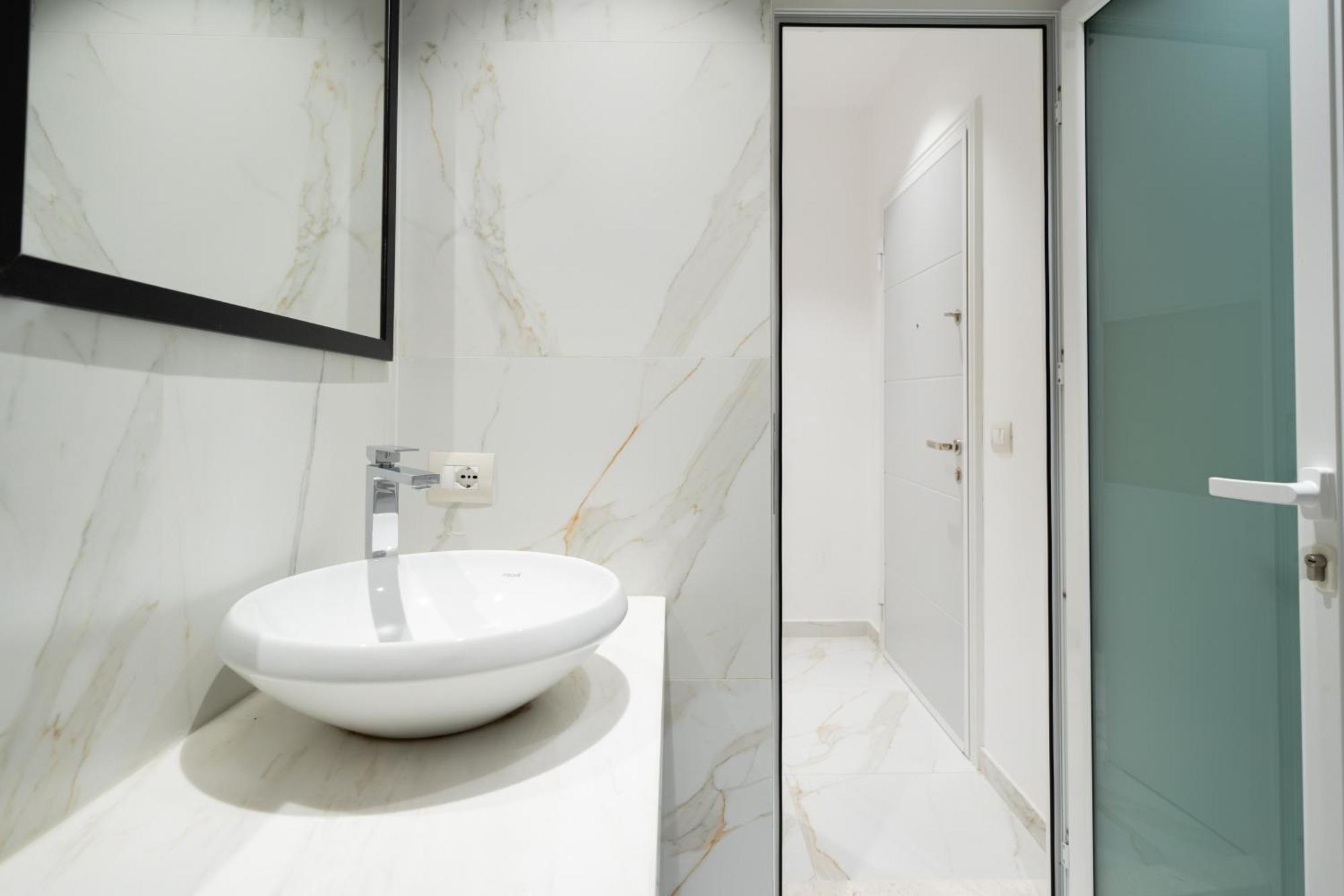 Cosy Urban Central Apartment Тирана Екстериор снимка