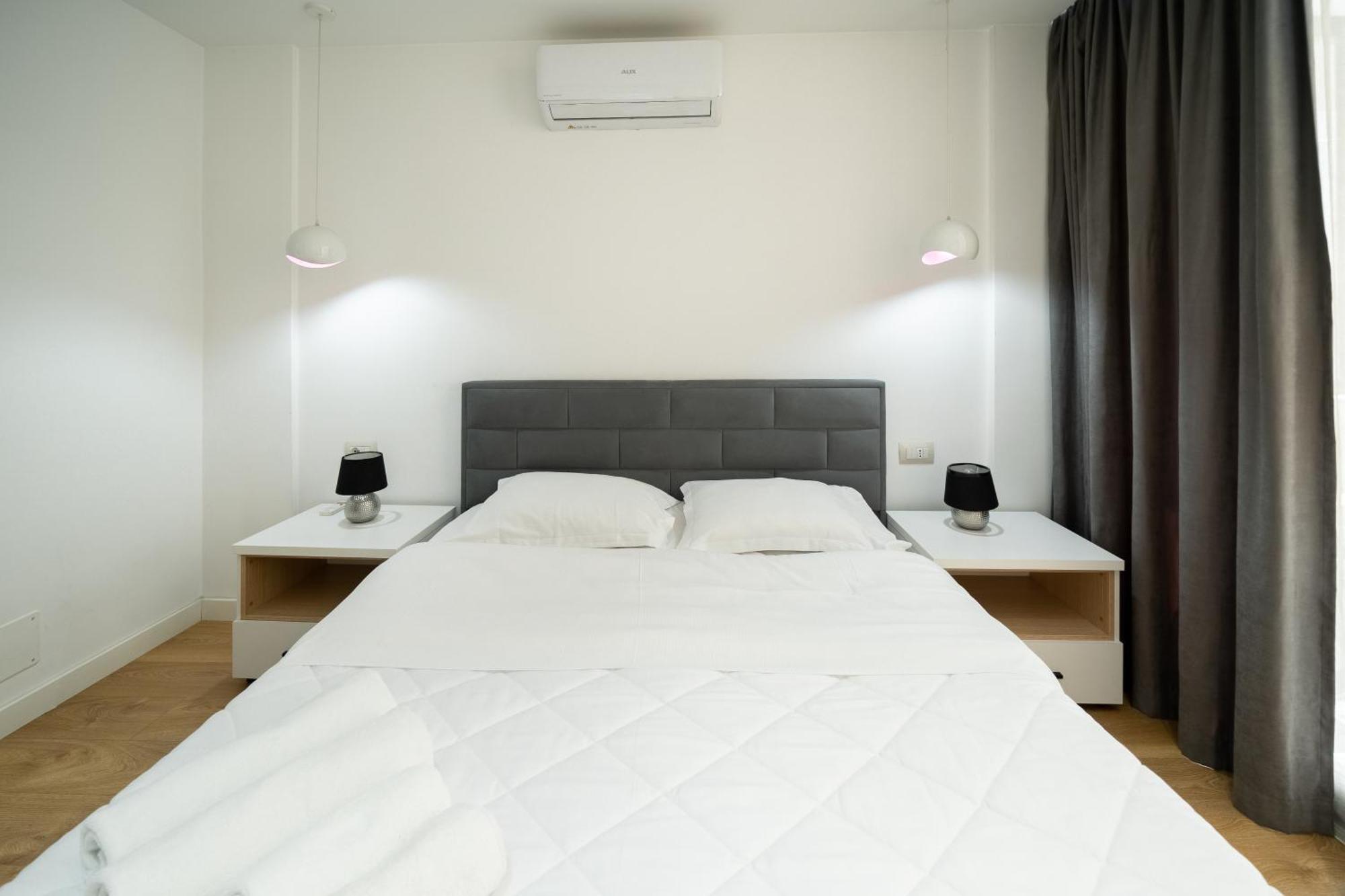 Cosy Urban Central Apartment Тирана Екстериор снимка