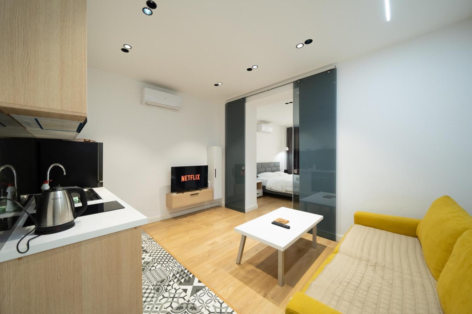 Cosy Urban Central Apartment Тирана Екстериор снимка