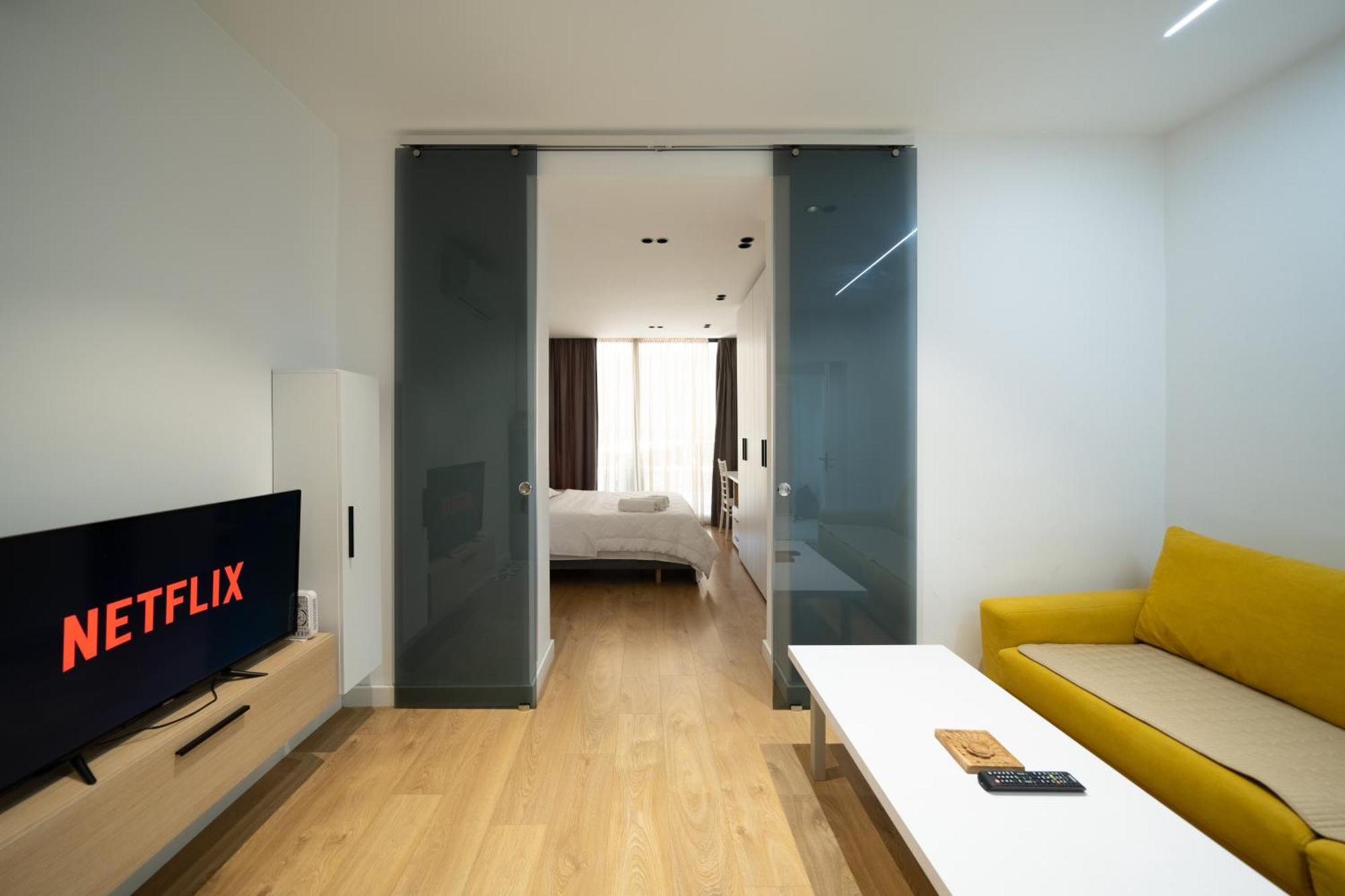 Cosy Urban Central Apartment Тирана Екстериор снимка